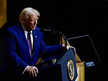 Канадская певица изменила слова гимна из-за Трампа