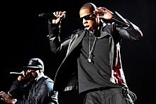 Jay-Z объяснил, почему он не встал во время исполнения гимна США