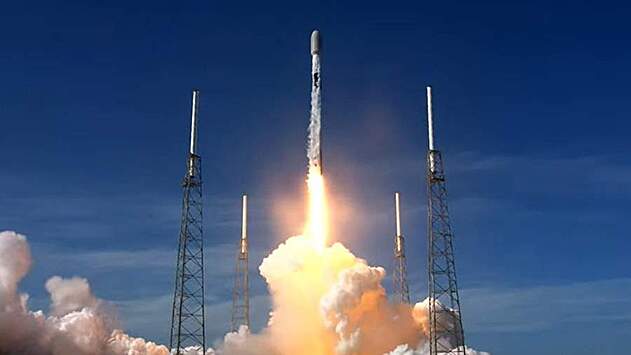 SpaceX запустила ракету с 52 микроспутниками Starlink