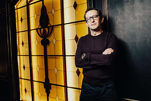 Константин Хабенский, Сергей Бурунов, Юлия Хлынина и другие на благотворительном вечере «Сон в зимнюю ночь»