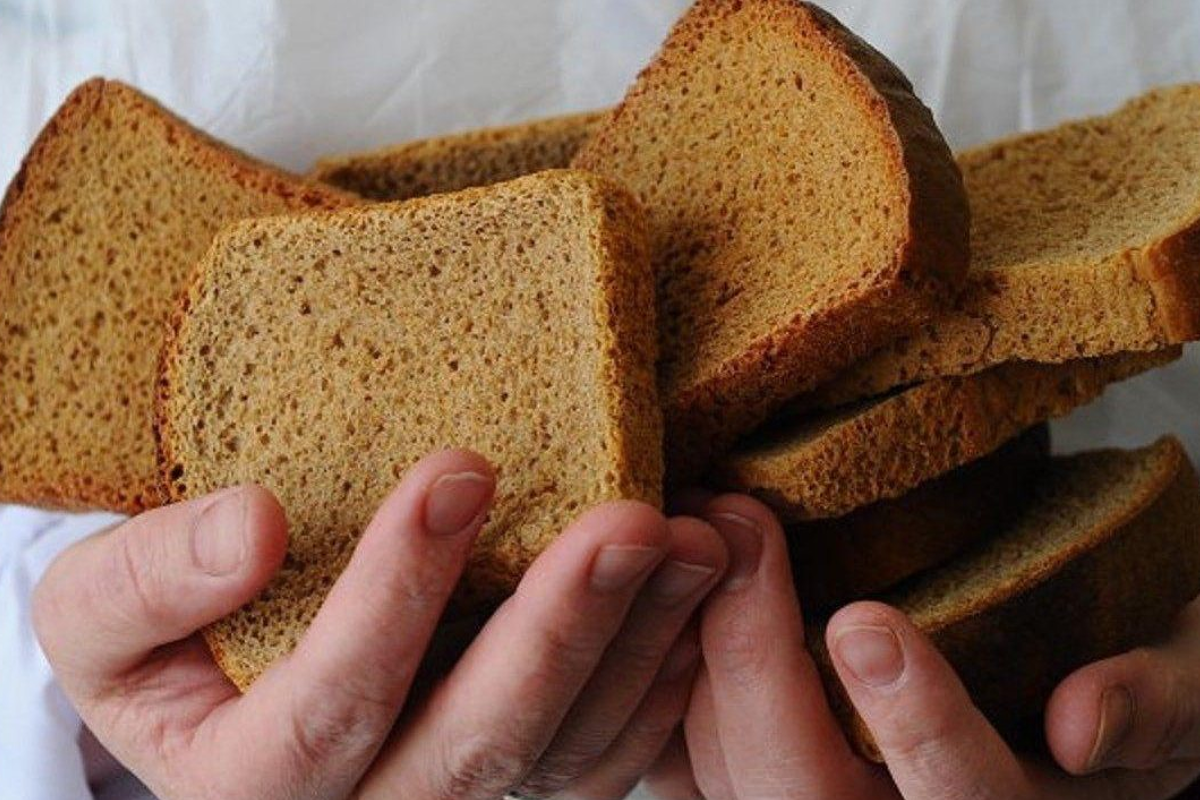 Следователи заинтересовались сообщением о стекле в хлебе, которое нашли в одной из школ Нижнего Тагила