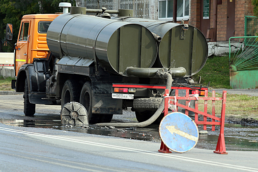 Загоревшийся автомобиль потушили фекалиями