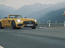 Видео: Mercedes-AMG GT C дрифтит по серпантинам Швейцарских Альп