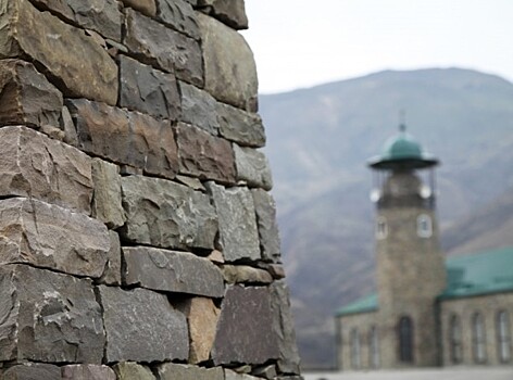 Камень, шелк и пробитые колеса: как снимали «Тайны времени»