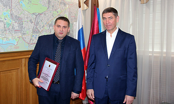 Префект САО Владимир Степанов вручил награды лучшим работникам жилищно-коммунальной сферы округа