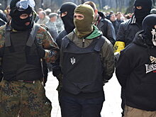 «Правый сектор» заблокировал генконсульство РФ в Одессе