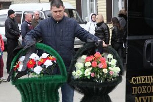 В Барнауле прошли похороны детей, погибших в ТЦ «Зимняя вишня»