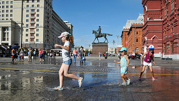 Москвичам предрекли "самый жаркий вариант" лета