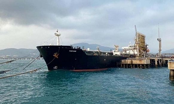 Иранский порт Джаск загрузил первый экспортный груз нефти