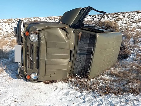 В Саракташском районе «УАЗ» вылетел в кювет и перевернулся