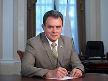 Валерий Лидин поздравил с праздником сотрудников соцзащиты