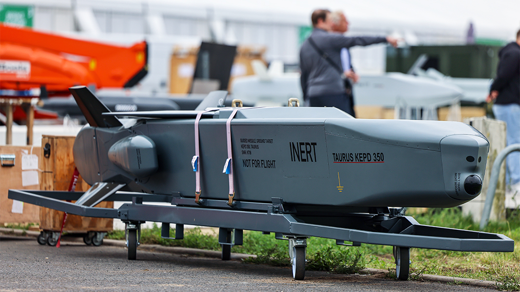 В Германии не исключили разрешение ВСУ бить вглубь России немецким оружием