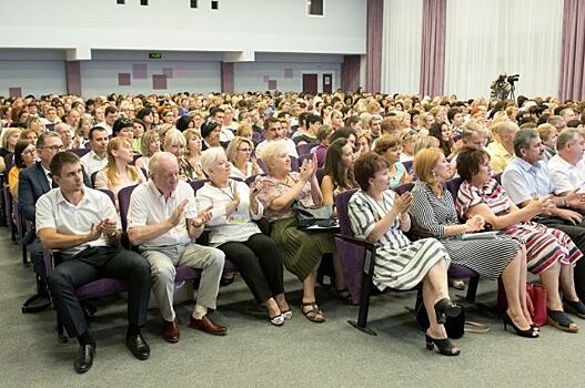В 2019 году 145 молодых учителей получили грант главы Краснодара