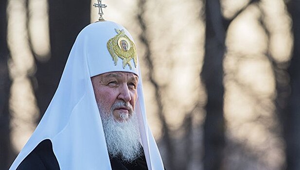 Патриарх Кирилл освятил ветки вербы