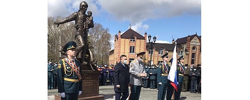 В Йошкар-Оле прошла церемония открытия памятника пожарным и спасателям