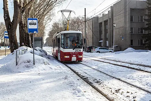Два трамвая сошли с рельсов в Новосибирске в один день