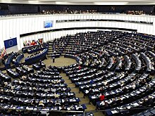 Требования отменить санкции и признать Крым вредят России
