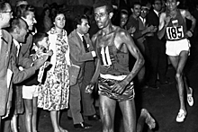 «Соперники смеялись над ним»  Как эфиопский бегун выиграл олимпийский марафон босиком и чудом избежал казни на родине