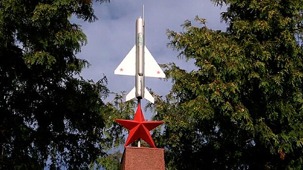 В Германии восстановили памятник героически погибшим в ГДР советским летчикам