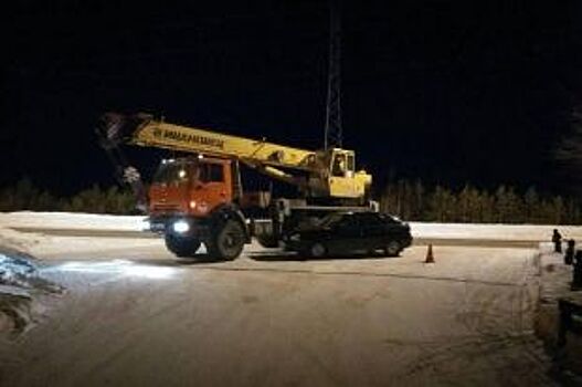 В Когалыме легковушка врезалась в «Камаз»