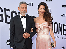 AFI Life Achievement Award: супруги Клуни не скрывали своих чувств, в закадычные подруги Энистон и Кокс пришли в похожих нарядах