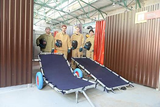 В Воткинском промышленном техникуме создали новый вид носилок для транспортировки раненых участников СВО