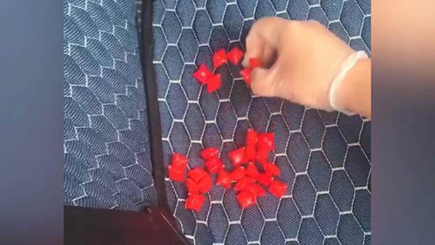 В Тюмени полицейские задержали наркозакладчицу, спрятавшую партию экстази в подушке