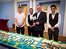 Праздник в Силламяэ: взрослым торт, младенцам – серебряные ложечки