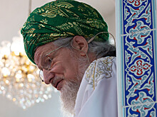 Верховный муфтий Таджуддин: молящиеся в публичных местах делают это для показухи