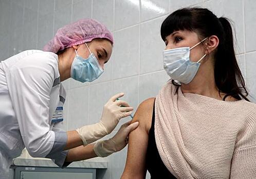 Врач посоветовал петербуржцам делать прививки из-за приближающейся эпидемии гриппа