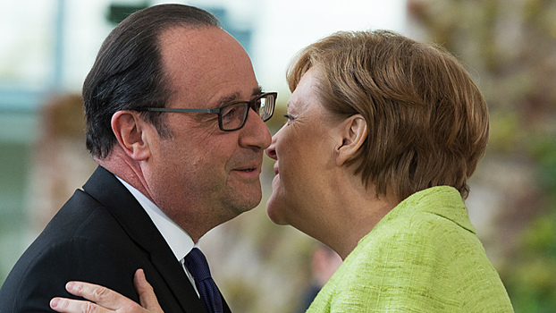 Бывший президент Франции указал на ошибку Меркель в отношениях с Россией