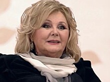 Актриса Наталья Селезнева с трудом передвигается после операции на шейке бедра