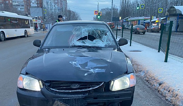 В Ростове под колесами иномарки погибла 72-летняя женщина