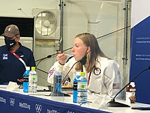 Американка Кинг пообедала на пресс-конференции после финального заплыва на Олимпиаде