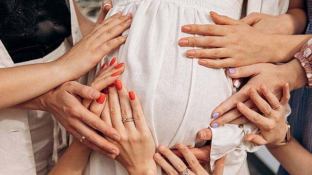 Нумеролог Белова назвала приметы, которые несут опасность для беременной женщины