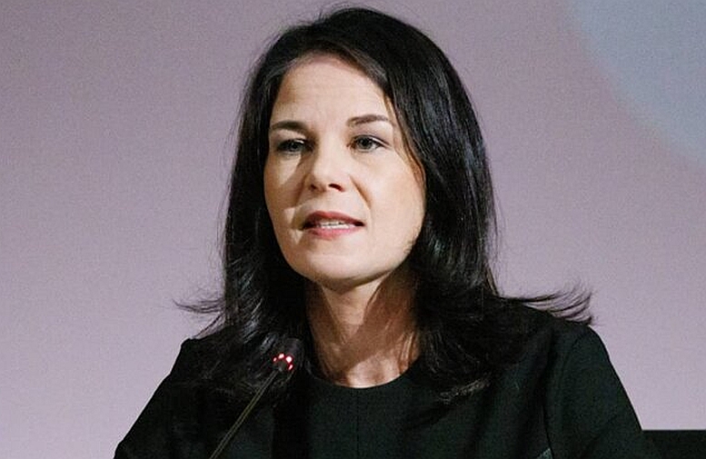 МИД ФРГ опроверг сообщения, что Анналену Бербок не встретили в Китае или Индии