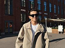 Певец Akmal’ отказался принимать подарок от фаната на концерте в Казахстане