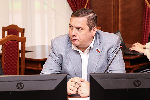 В Новосибирске начался суд над депутатом регионального Заксобрания Глебом Поповцевым