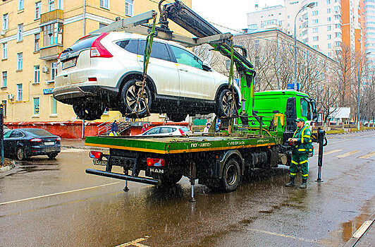 Владелец трети эвакуаторов в Москве обанкротился