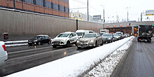 Эксперт назвал причину появления луж и снежной каши на дорогах в морозы. ЭКСКЛЮЗИВ