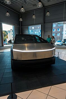 Проявилась проблема головного света Tesla Cybertruck во время снегопада