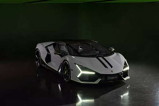 Компания Lamborghini представила эксклюзивную версию суперкара Revuelto