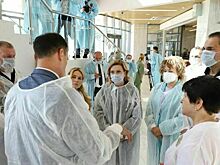 В Волгоградской области сенаторы посетили госпиталь Минобороны и футбольный стадион