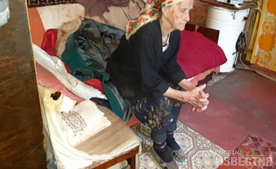 Курск. Слепая бабушка-ветеран, живущая в комнате без удобств, и ее сын в категорической форме отказались от помощи