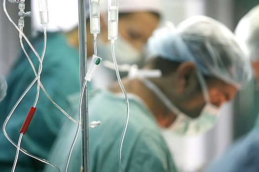 В Екатеринбурге врачи удалили подростку редкую опухоль на половину лица