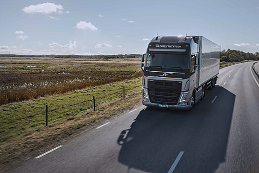 Volvo Trucks обновила дизельные двигатели D11 и D13