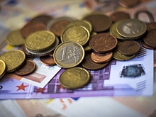 Евро не под силу отметка 1.07
