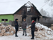 В Костромской области инспектор ПДН и стажер полиции спасли из пожара жильцов частного дома