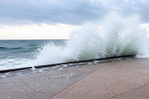 Пятиметровые волны ожидаются у побережья Крыма