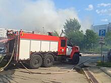 Пожар в Новосибирске: огонь уничтожает двухэтажный жилой дом на Океанской